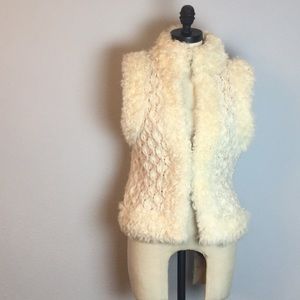 EXPRESS IVORY SWEATER VEST W/ DYED LAMB TRIM,NWOT